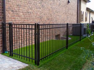 ornamental-iron-fences-in-des plaines 1568x1176-1-300x225